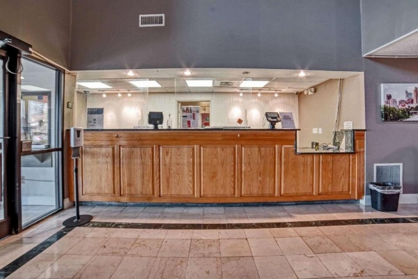 Econo Lodge Raleigh near Walnut Creek Amphitheatre image 11