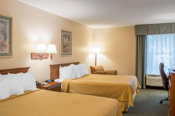 Econo Lodge Raleigh near Walnut Creek Amphitheatre image 16