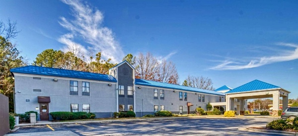 Econo Lodge Raleigh near Walnut Creek Amphitheatre image 7