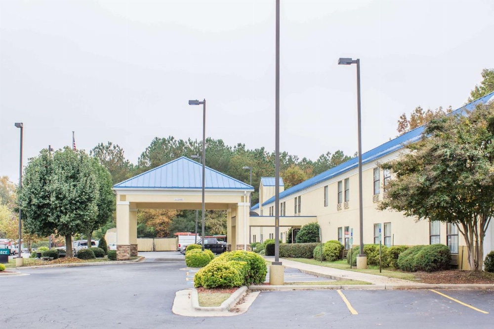 Econo Lodge Raleigh near Walnut Creek Amphitheatre Main image